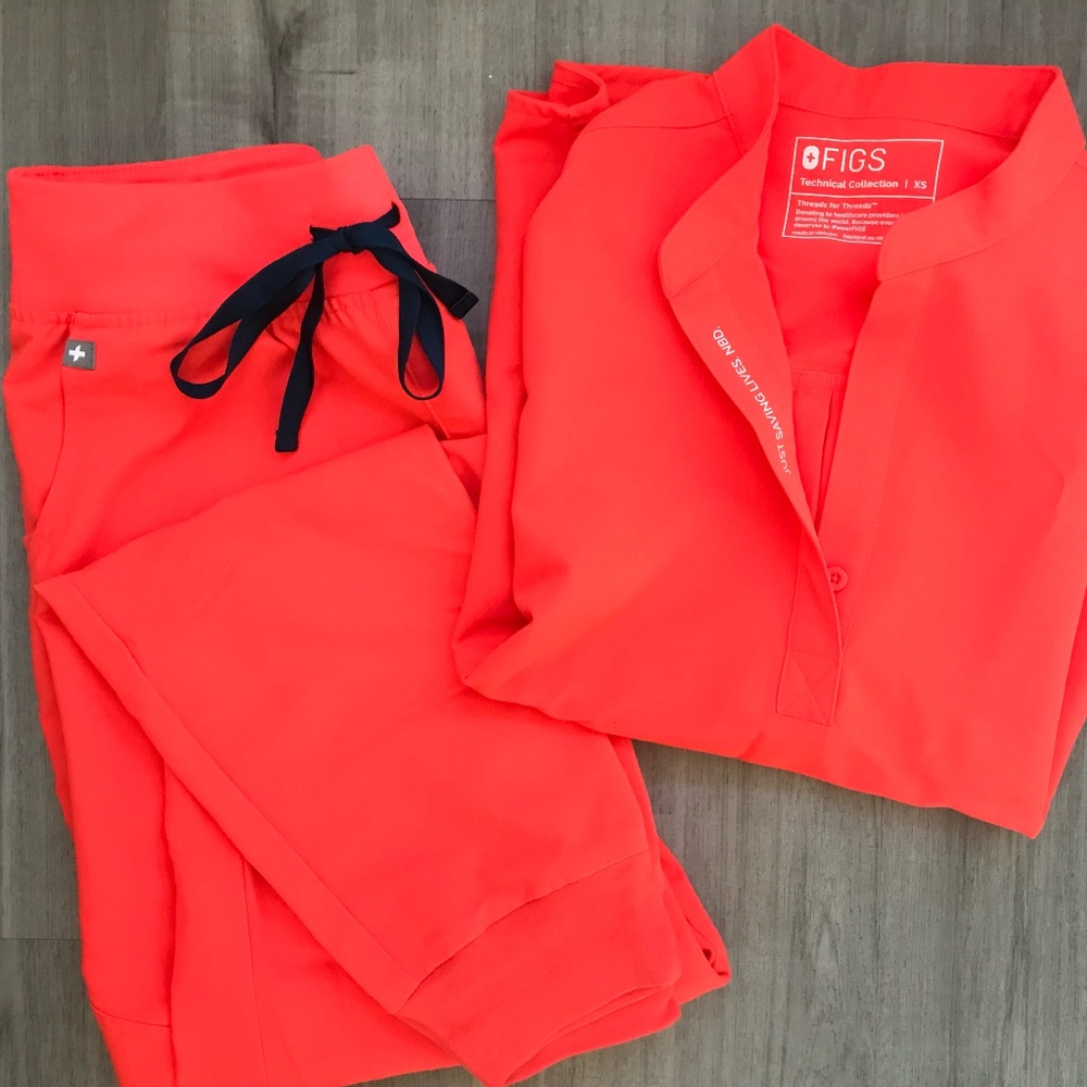 Figs Fiery Coral Zamora High Waisted Jogger Scrub Pants (M Tall) & Rafaela Top